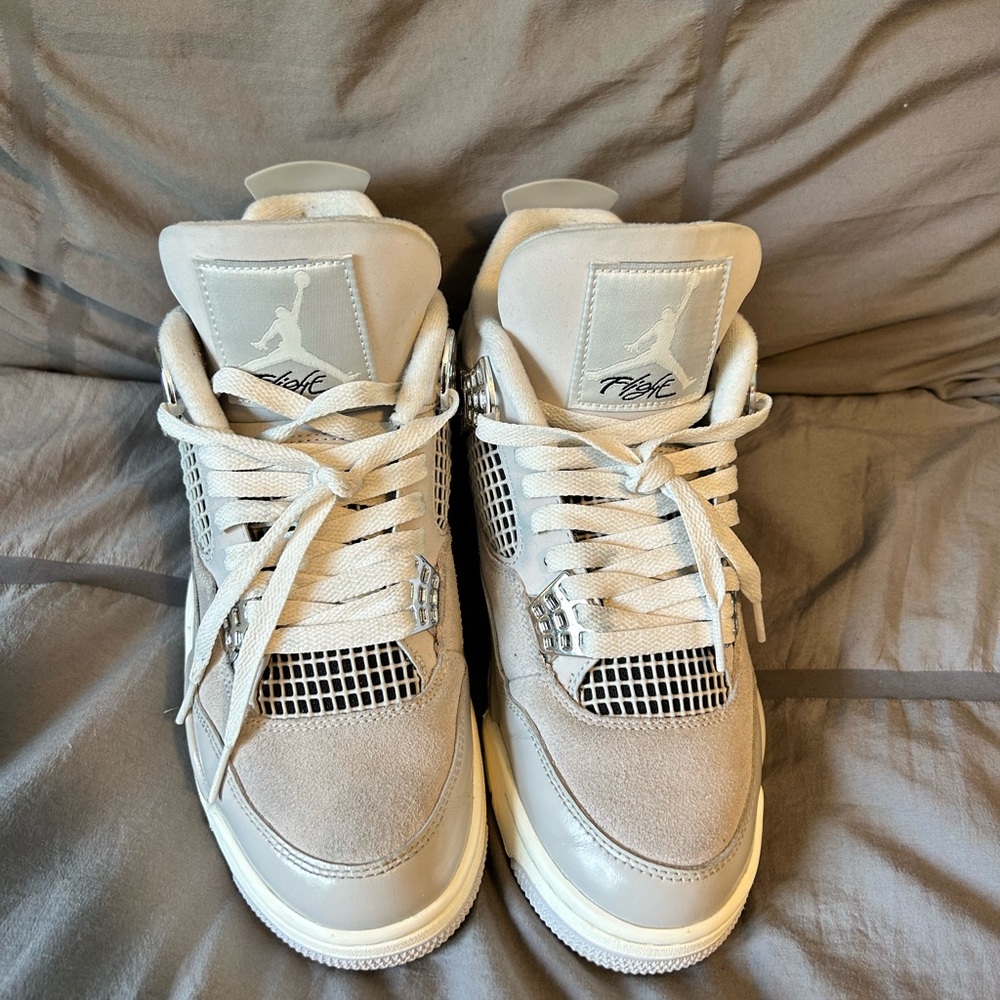 Jordan Women's Shoes in Light Gray and White